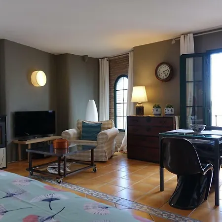 Competa Suites Апартаменты Компета
